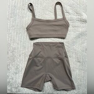 SPORTBODY BIKE SHORTS & SCOOP BRA